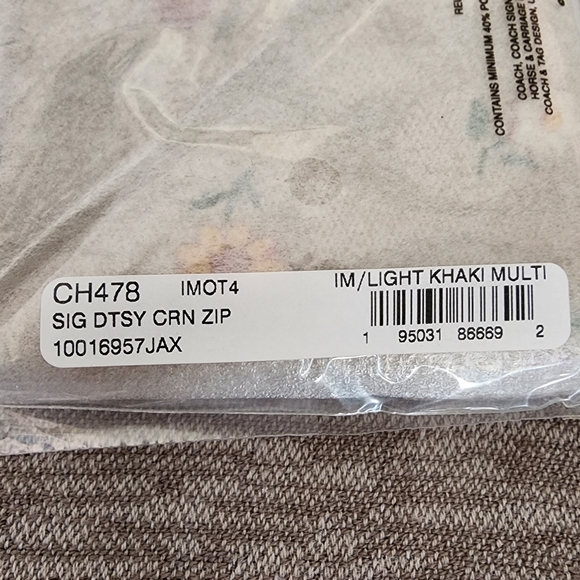 COACH Corner Zip Wristlet w/ Nostalgic Ditsy Print - Picture 5 of 8